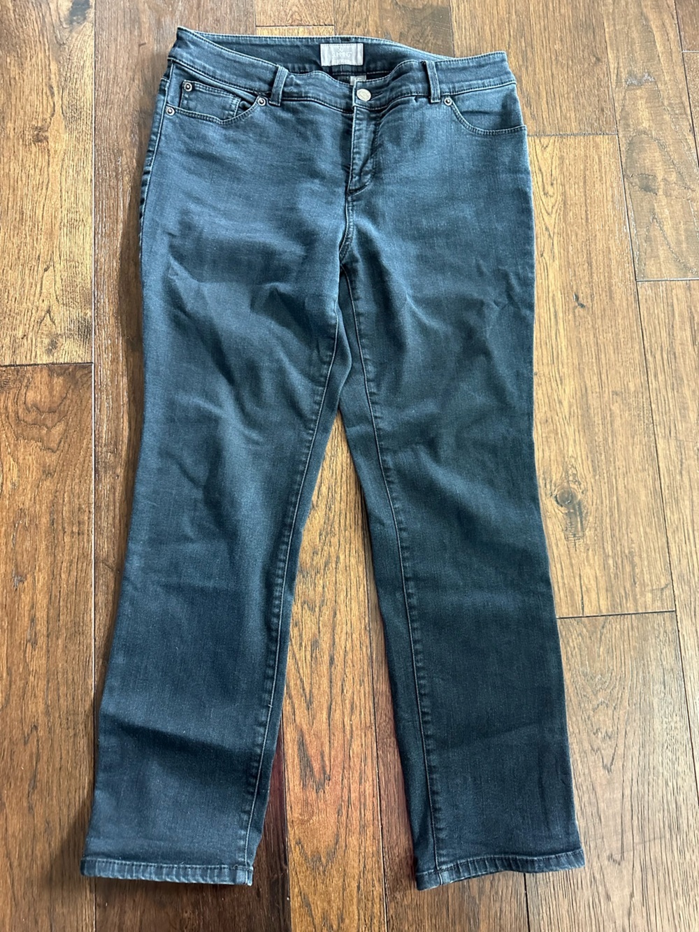 Chico’s Women's Black SO Slimming Straight-Leg Jeans- size 1.5 (M/10)